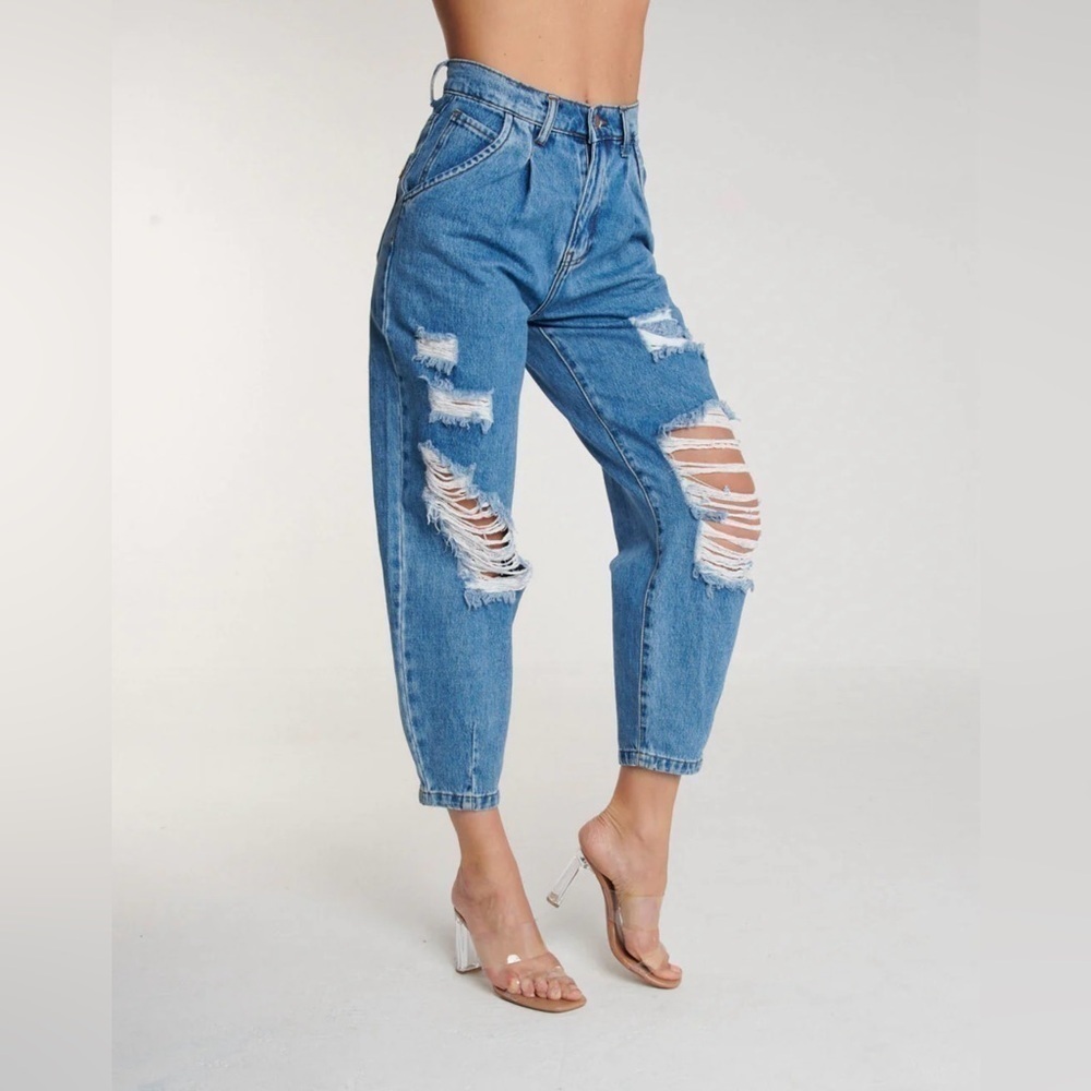 Vibrant M.I.U Distressed Boyfriend Jean in Medium Wash Size Small